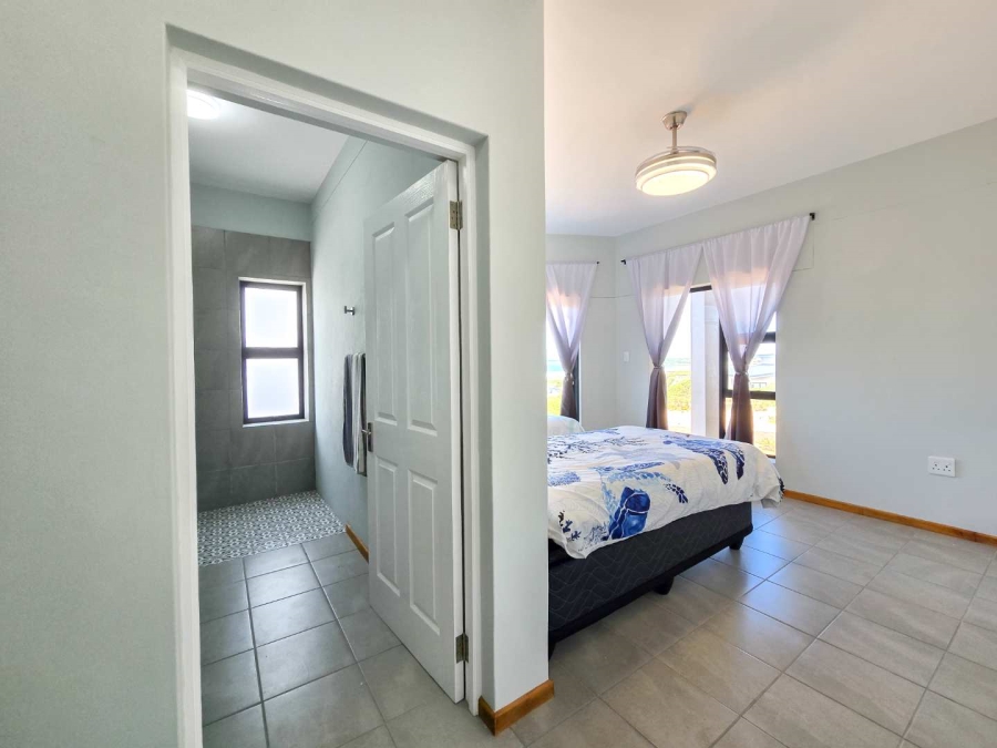 5 Bedroom Property for Sale in Stilbaai Oos Western Cape